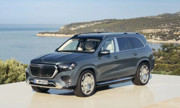 SUV mais caro da Mercedes ganha suspensão que prevê buracos e novo motor V8