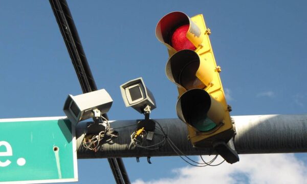 Projeto de lei vai obrigar multas a incluírem foto da infração na notificação