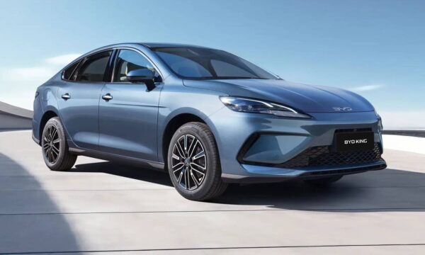 Novo BYD King já está no Brasil e pode estrear sistema híbrido mais eficiente