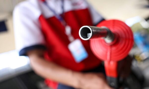 MPF entra na justiça para suspender aumento da mistura de etanol de 32% na gasolina