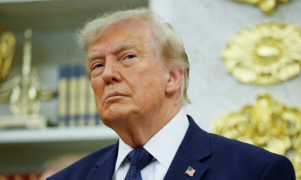 Trump diz que Irã ‘está em colapso’ horas antes de anúncio de sanções econômicas