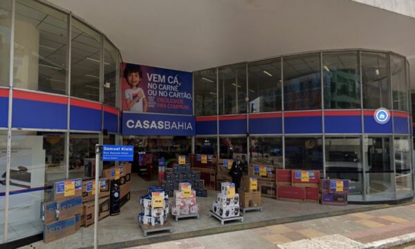 Demitidos da Casas Bahia podem receber menos do que têm direito; entenda