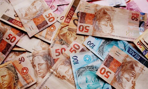 Governo quer remanejar R$ 1 bilhão do Desenrola Adimplentes para Fies Empreendedor e estuda programa permanente