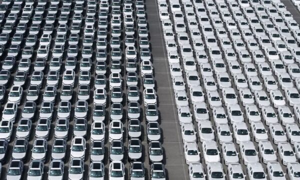 China faz maior recall de carros da história por risco com maçanetas embutidas