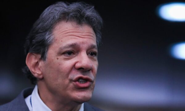 Haddad: é muito difícil prometer reestatizar Sabesp, mas temos de evitar uma ‘Enel das águas’