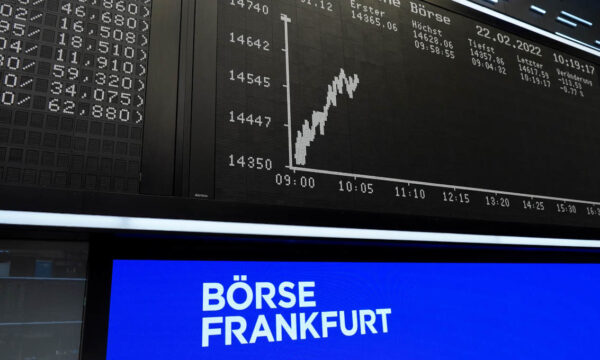 Bolsas da Europa caem com baixa propensão ao risco após Brent superar US$ 100