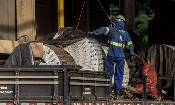 Moody's vê melhora gradual na CSN, mas diz que avanço ainda é insuficiente para reduzir risco